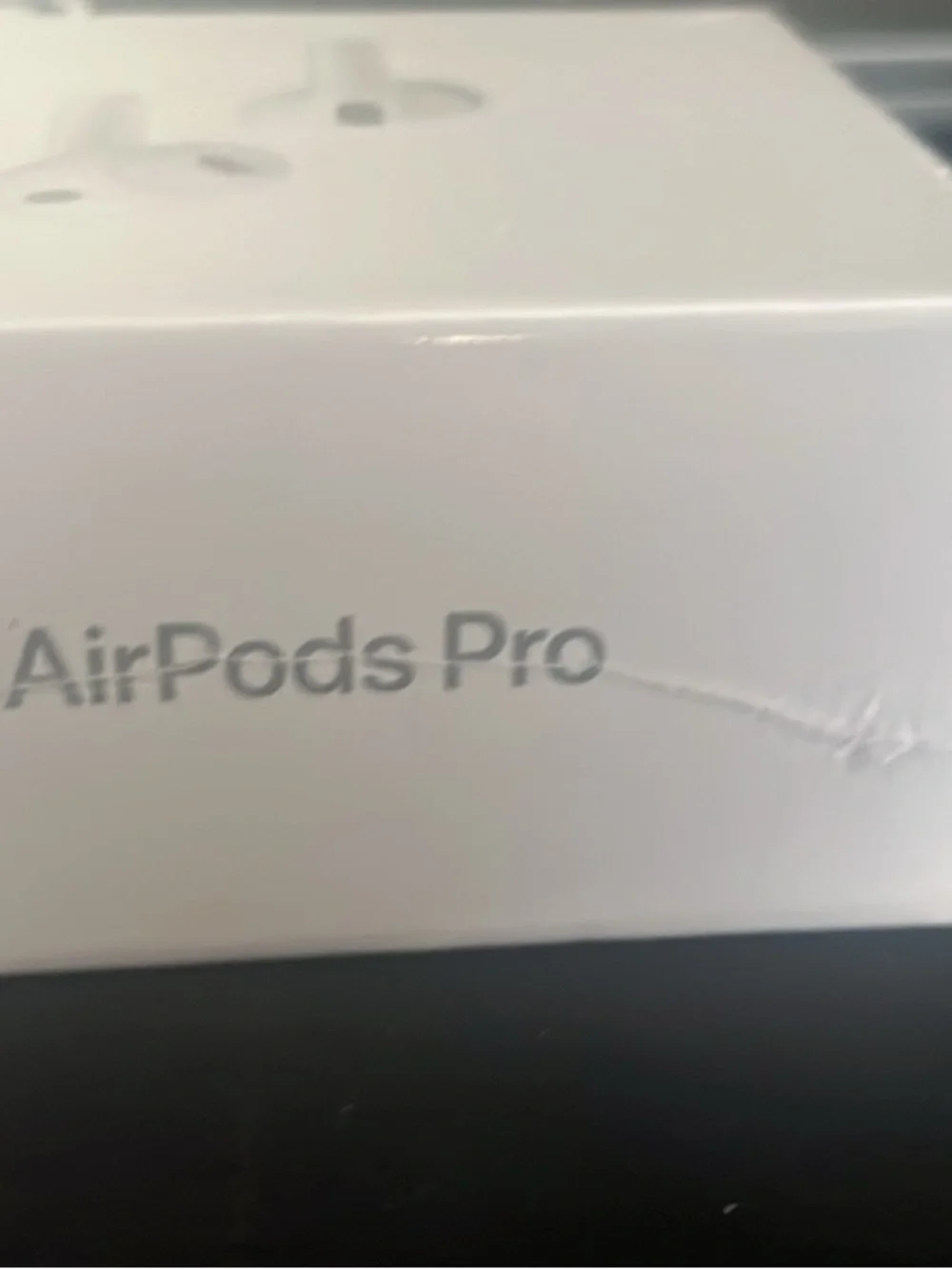 Apple AirPods (White) Wireless In-Ear Earbuds with Charging Case